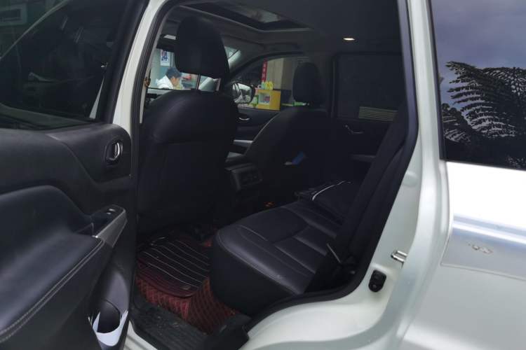 Used Nissan Terra 2020 2.5L XL Upper Automatic Two-Wheel Drive Luxury Edition
