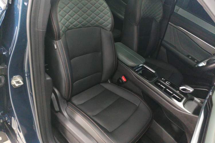 Used Geely Auto Haoyue L 2023 2.0T DCT Prestige Edition Right Front Seat