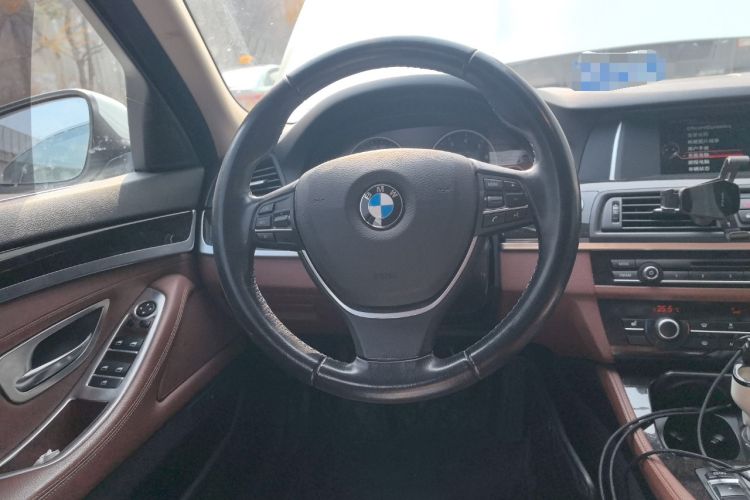 Used BMW 5 Series 2014 525Li Leading Model
