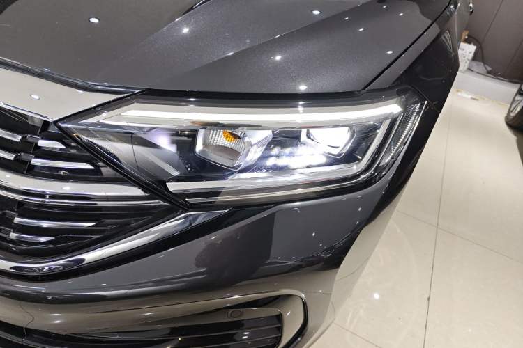 Used Volkswagen Sagitar 2023 300TSI DSG Excellence Edition
