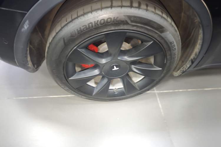 Used Tesla Model Y 2021 Long-Range All-Wheel-Drive Version 3D7
