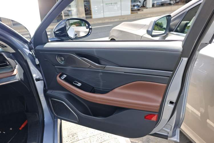 Used Lincoln Z 2024 2.0T Two-Wheel Drive Luxury Hybrid Version
