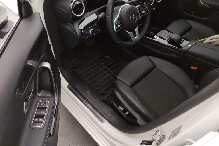 Used Mercedes-Benz A-Class 2019 A 200 Dynamic Edition Driver Seat