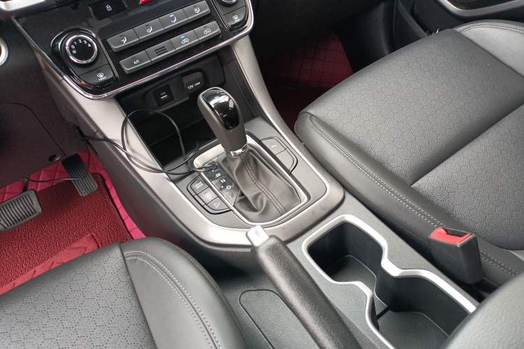 Used Hyundai ix35 2019 2.0L Automatic 2WD Zhiyong·Changxiang Edition China VI Standard
