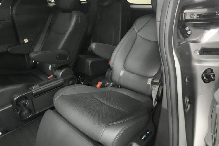 Used Toyota SIENNA 2021 2.5L Hybrid Ultimate Edition