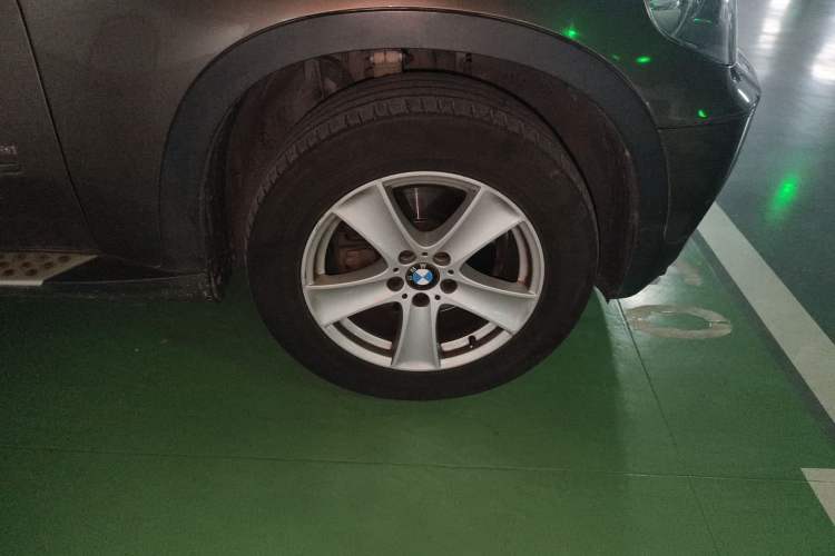 Used BMW X5 2013 xDrive35i Leading Model Right Front Wheel Hub
