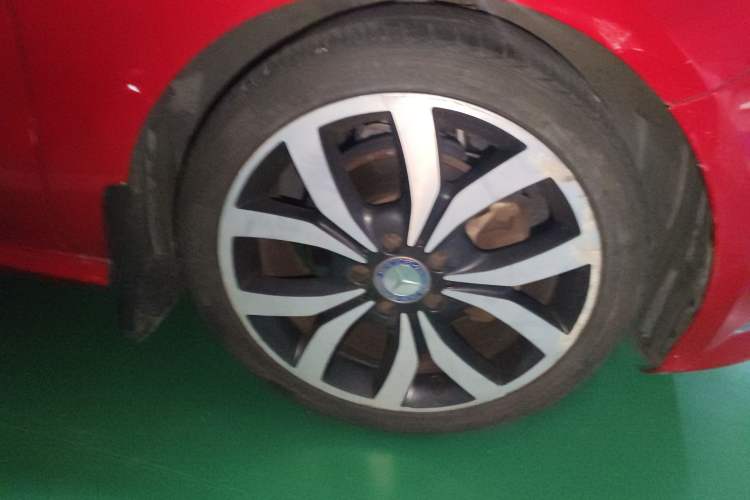 Used Mercedes-Benz A-Class 2015 A 200 Fashion Model Right Front Wheel Hub