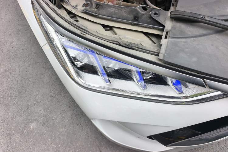Used BYD Song PLUS New Energy 2021 DM-i 110KM Flagship PLUS Right Front Headlight