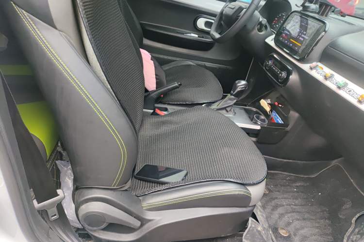 Used Roewe Clever 2021 302 km New Four-Seater Super-Efficient Version
