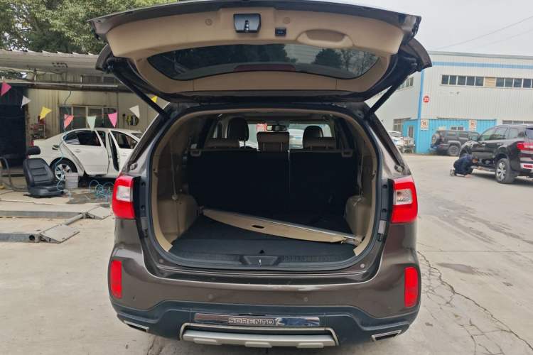 Used Kia Sorento 2013 2.4L 7-Seater Gasoline Luxury Version China IV Standard
