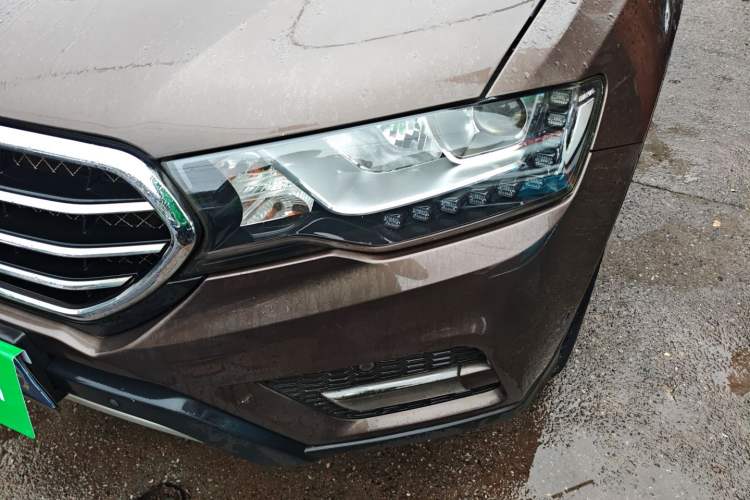 Used Haval H6 Coupe 2015 Blue-Label Facelift 2.0T Manual Two-Wheel Drive Urban Version
