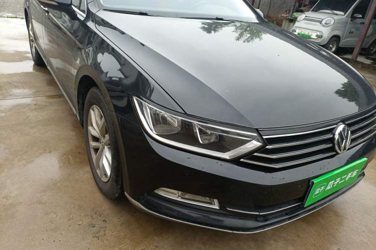 Used Volkswagen Magotan 2017 280TSI DSG Comfort Model
