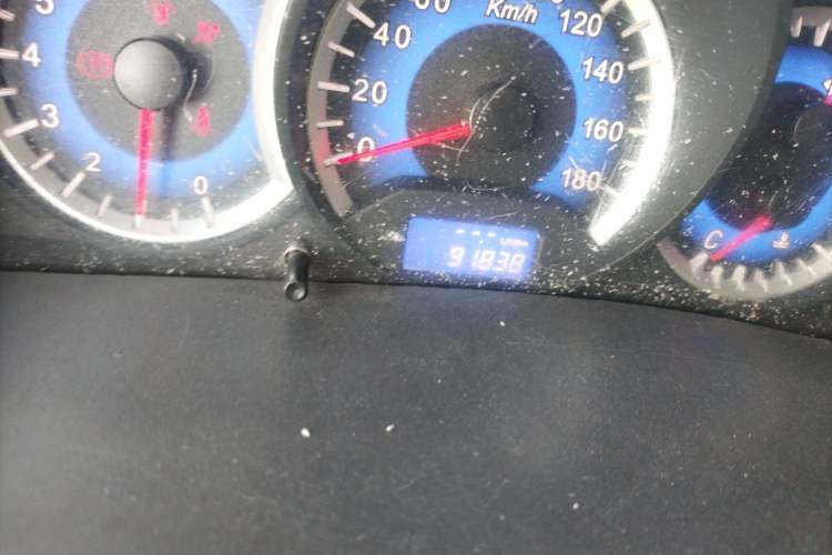 Used Suzuki Wagon R X5 2013 Cruise Edition 1.4L VVT Standard Model Odometer Close Up
