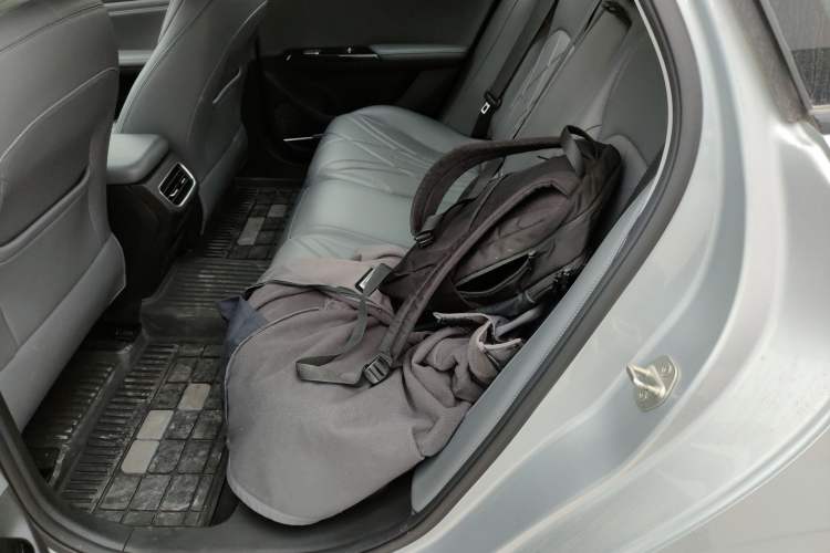 Used Geely Galaxy L6 2025 EM-i 140km Starship Edition Left Rear Seat