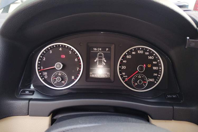Used Volkswagen Tiguan 2012 1.8TSI Automatic All-Wheel Drive Fashion Edition Instrument Cluster