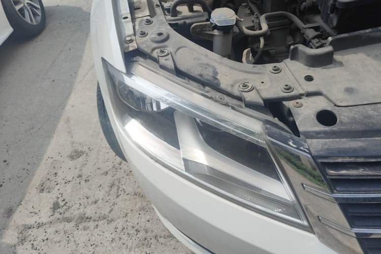 Used Volkswagen Lavida 2013 1.6L Manual Fashion Edition
