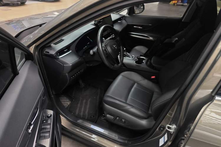 Used Toyota Harrier 2022 Dual-Engine 2.5L CVT Four-Wheel Drive Flagship Edition
