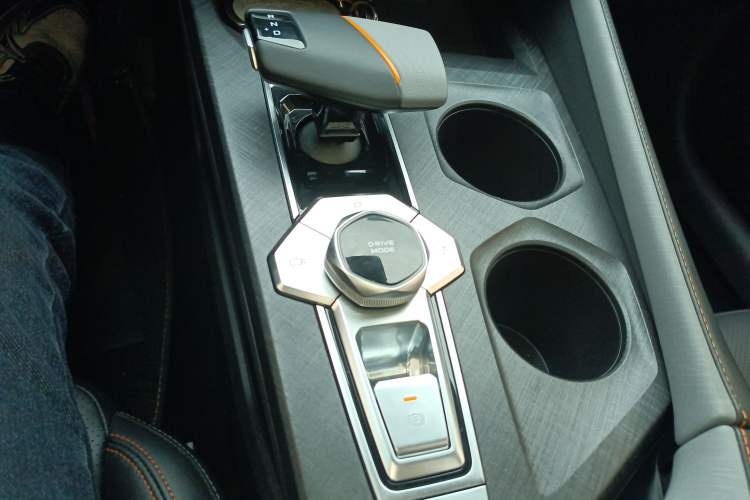 Used Changan UNI-V 2022 1.5T Prestige Version