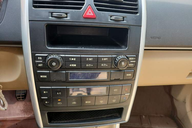 Used BAIC E Series 2013 Sedan 1.3L Manual Lotte Edition