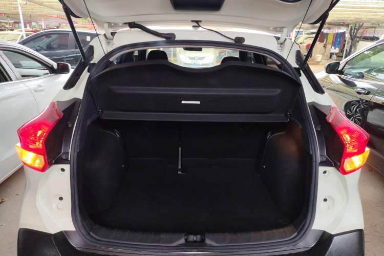 Used Nissan Kicks 2019 1.5L CVT Smart Connect Luxury Edition