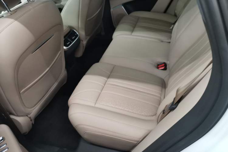 Used XPeng G9 2025 625 Long-Range Max Interior 4