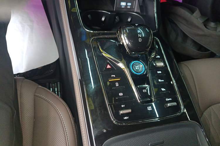 Used BYD Han 2025 DM-i 125KM Prestige Model
