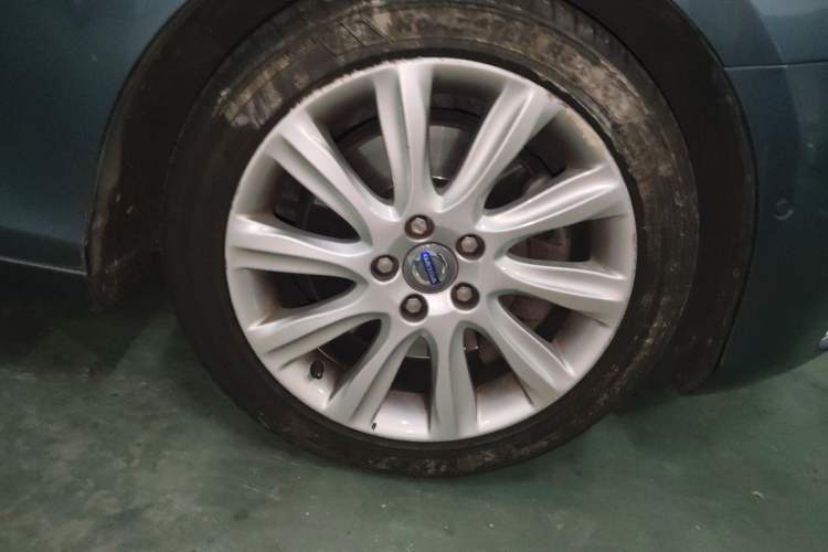 Used Volvo V40 2014 2.0T Zhiya Edition
