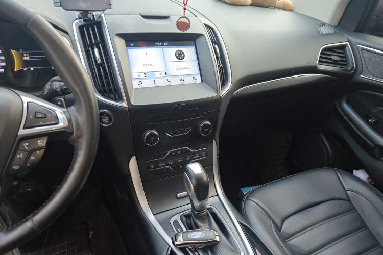 Used Ford Edge 2016 EcoBoost 245 Two-Wheel-Drive Titanium 7-Seater