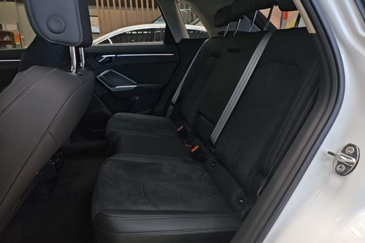 Used Audi Q3 2022 40 TFSI Fashion Dynamic Model
