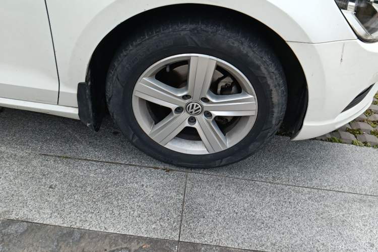 Used Volkswagen Lamando 2015 230TSI Manual Trend Edition
