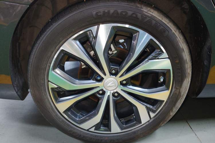 Used CHANGAN Eado 2021 PLUS Blue Whale NE 1.4T GDI DCT Flagship Model Right Rear Wheel Hub