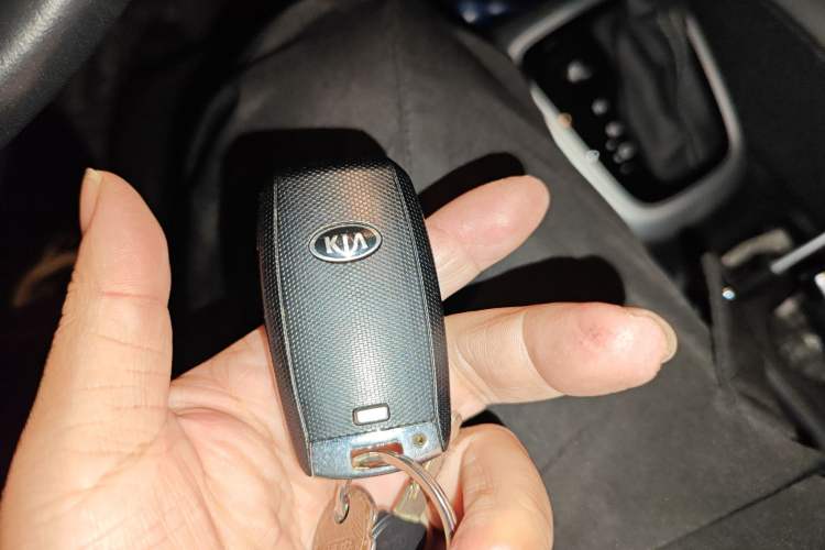 Used Kia kx1 Stonic 2021 1.4L CVT Fun & Sunroof Model
