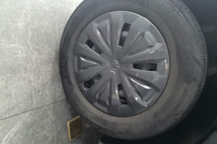 Used Toyota bZ3 2023 517 km Elite PRO Right Rear Wheel Hub