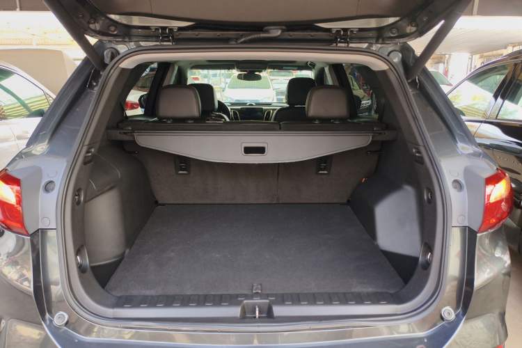 Used Chevrolet Equinox 2019 535T Automatic YuJie Edition China V Standard Trunk