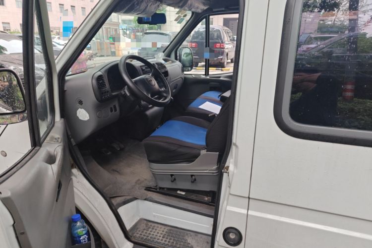 Used Ford Classic Transit 2015 2.8T Diesel Multi-Function Vehicle Short Wheelbase 6-Seater Mid-Roof Edition JX493ZLQ4 Driver Seat