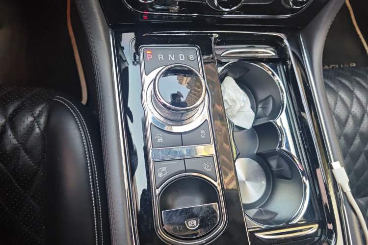 Used Jaguar XJ 2018 XJL 3.0 SC Two-Wheel-Drive Panoramic Business Edition
