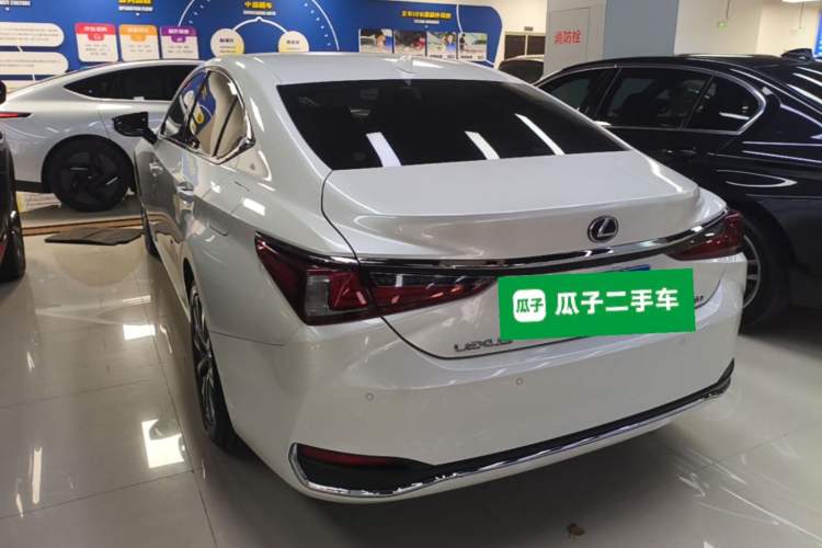 Used Lexus ES 2020 200 Excellence Edition
