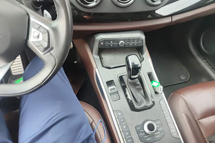 Used Wey VV7 2017 2.0T Ultra-Luxury Version
