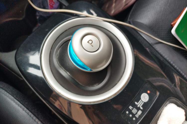 Used Venucia Leaf 2014 Navigation Version 6.6 KW
