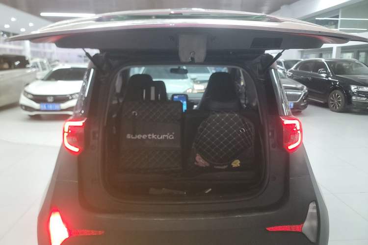 Used Chery Little Ant 2022 Sweet Pink Edition Half-Sugar Version Lithium Iron Phosphate 29.2 kWh 30 kW 301 km
