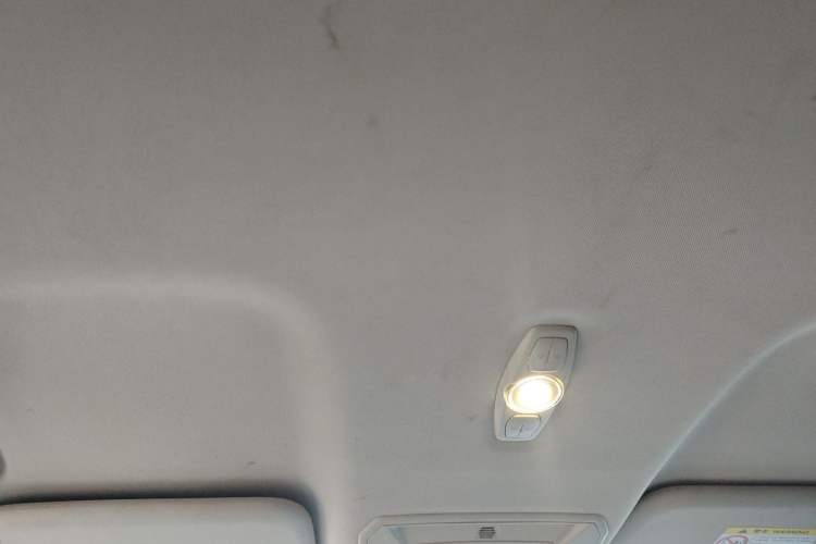 Used Ford Kuga 2015 1.5L GTDi Two-Wheel-Drive Comfort Model Headliner