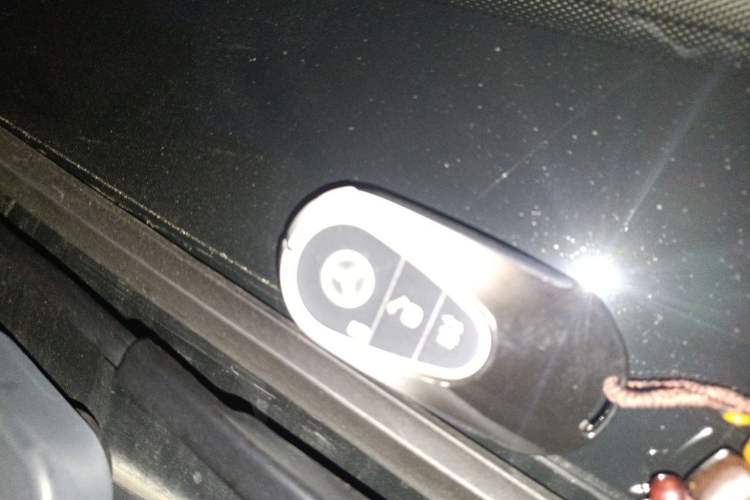 Used Mercedes-Benz EQE SUV 2024 500 4MATIC Luxury Edition Vehicle Key