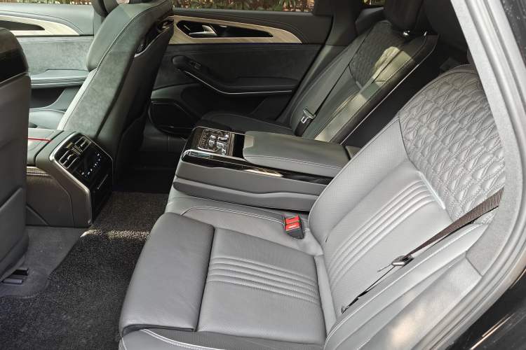 Used Hongqi H9 2020 2.0T Smart Connect Flagship Edition
