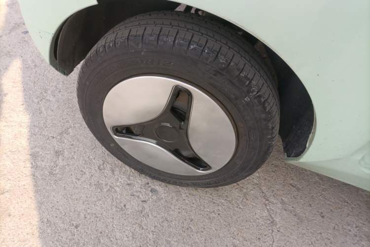 Used Wuling Hongguang MINIEV 2021 Macaron Premium Model – Lithium Iron Phosphate Right Rear Wheel Hub