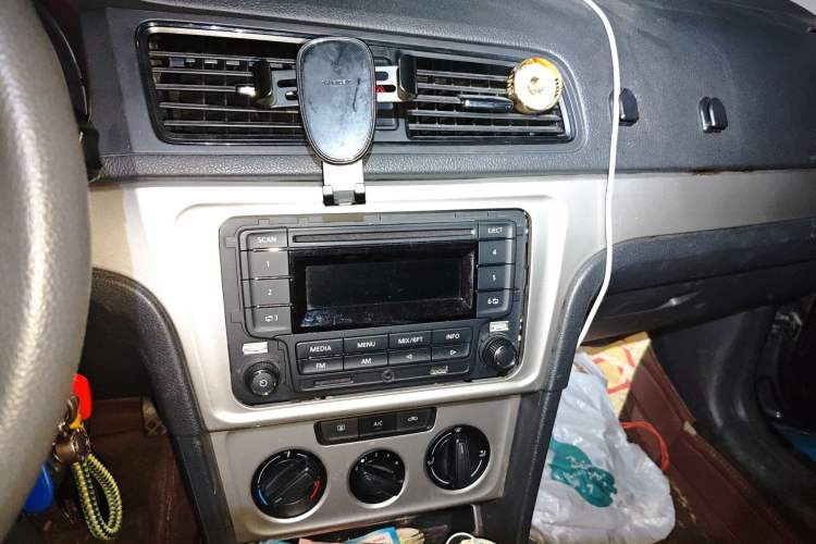 Used Volkswagen Lavida 2013 Revised Classic 1.6L Manual Fashion Edition