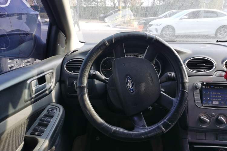 Used Ford Focus 2012 Hatchback Classic 1.8L Manual Fashion Edition