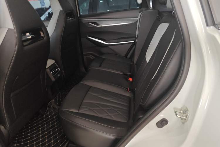 Used CHANGAN CS75 PLUS 2024 3rd Generation Champion Edition 1.5T Intelligent Drive Dynamic Model
