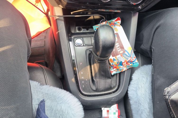 Used Volkswagen Sagitar 2018 1.6L Automatic Comfort Model Gear Lever