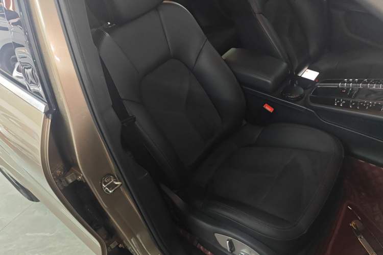 Used Porsche Macan 2014 Macan 2.0T Right Front Seat