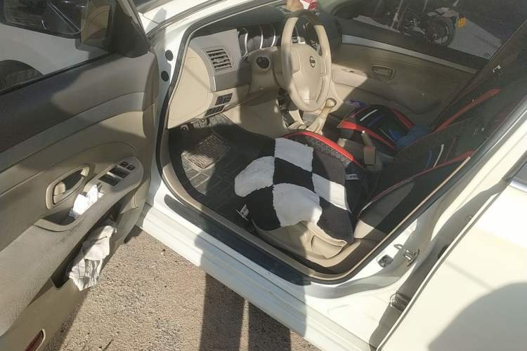 Used Nissan Sylphy 2012 Classic 1.6XE Manual Comfort Edition Driver Seat